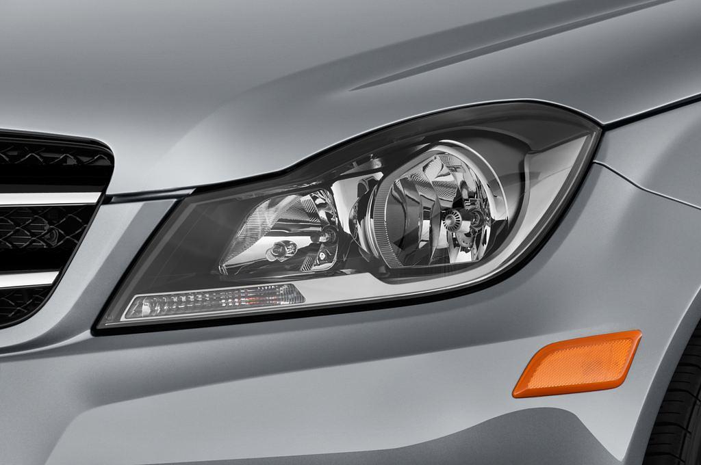 Mercedes C-Class (Baujahr 2014) - 2 Türen Scheinwerfer