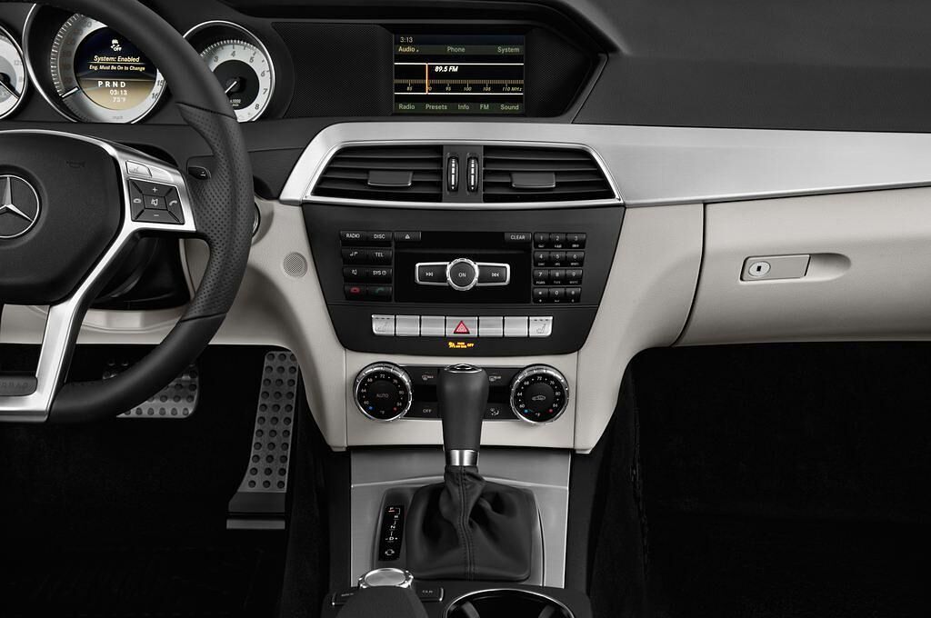 Mercedes C-Class (Baujahr 2014) - 2 Türen Mittelkonsole