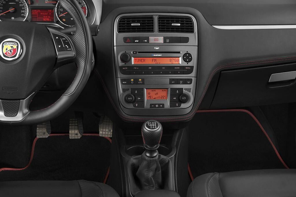 FIAT Punto (Baujahr 2009) Abarth 3 Türen Mittelkonsole