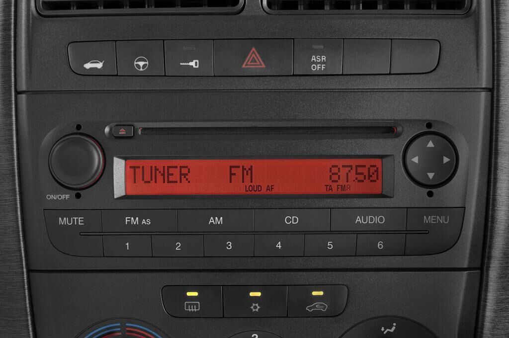 FIAT Punto (Baujahr 2009) - 3 Türen Radio und Infotainmentsystem
