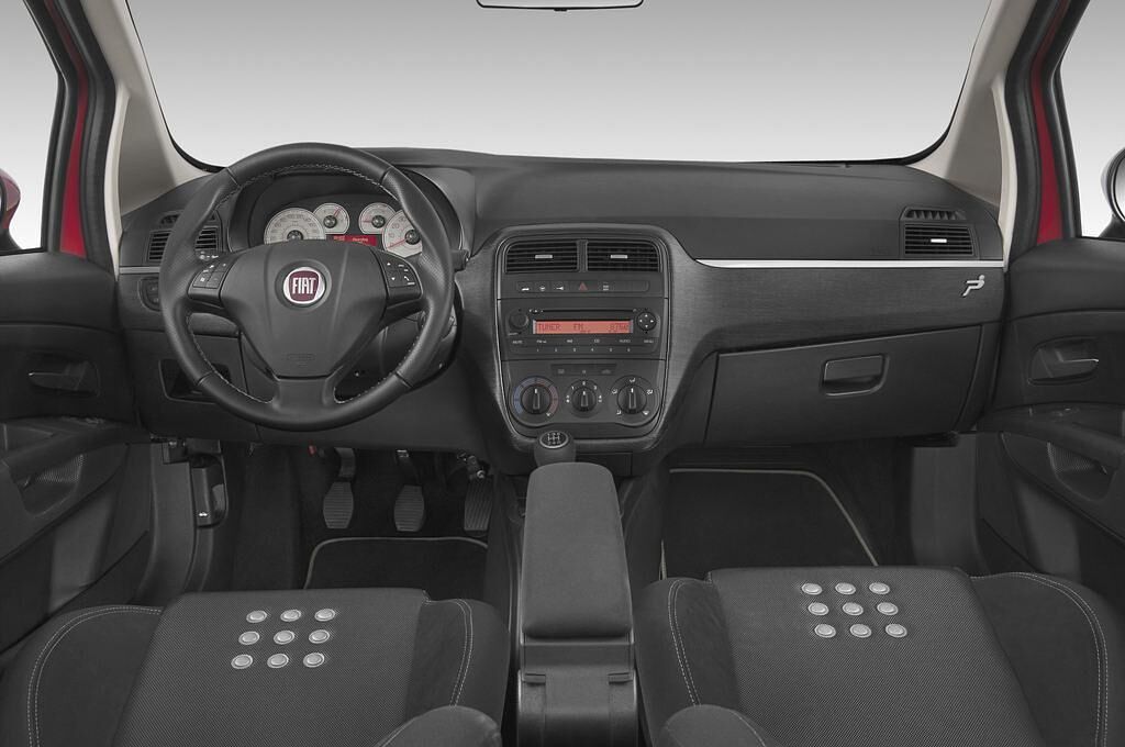 FIAT Punto (Baujahr 2009) - 3 Türen Cockpit und Innenraum