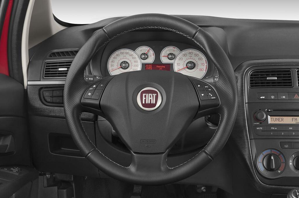 FIAT Punto (Baujahr 2009) - 3 Türen Lenkrad
