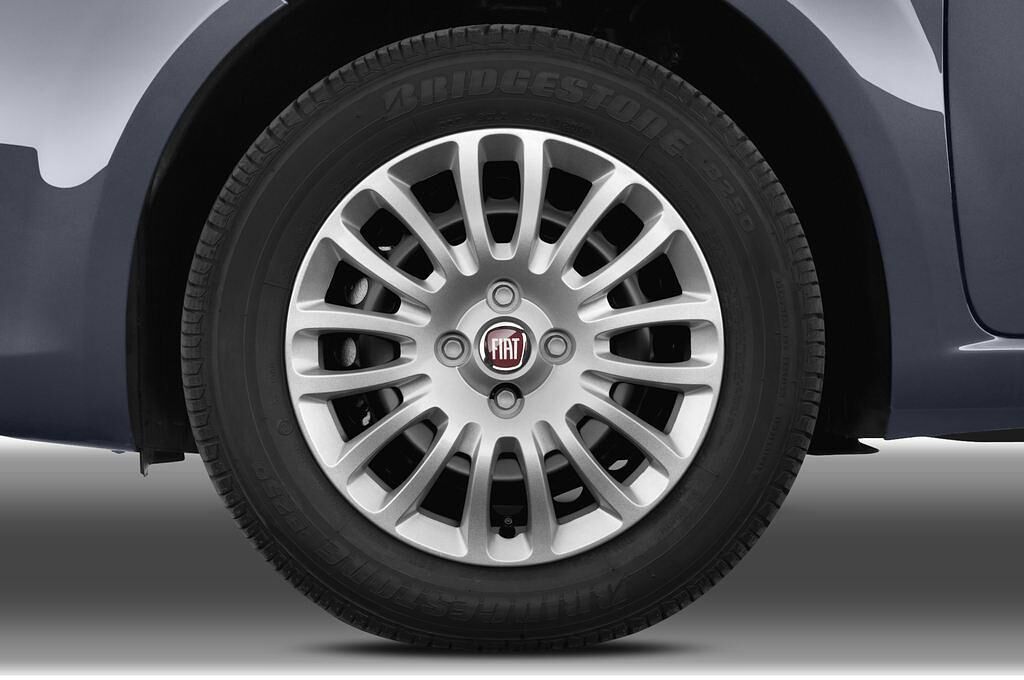 FIAT Punto (Baujahr 2009) - 5 Türen Reifen und Felge