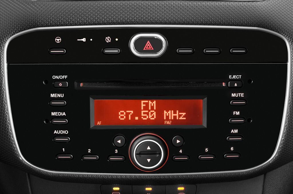 FIAT Punto (Baujahr 2014) Pop 5 Türen Radio und Infotainmentsystem