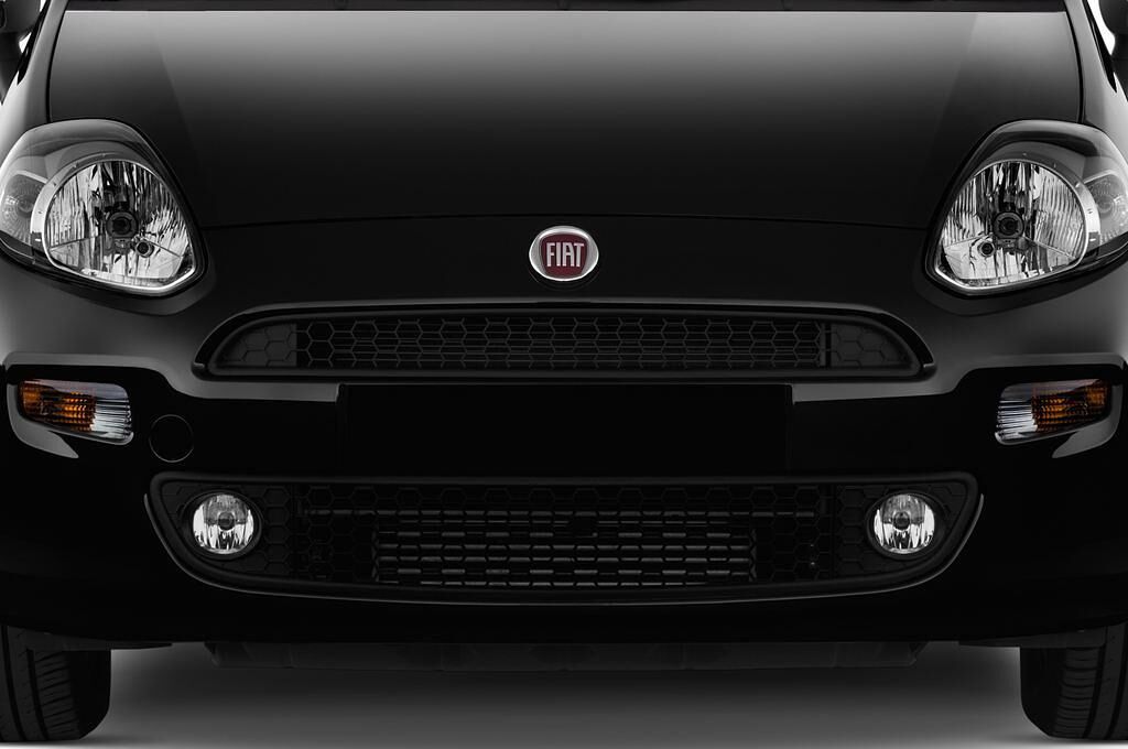 FIAT Punto (Baujahr 2014) Pop 5 Türen Kühlergrill und Scheinwerfer
