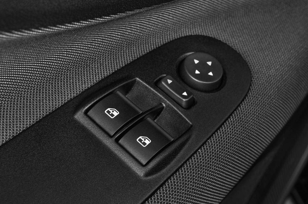 FIAT Punto Evo (Baujahr 2011) Dynamic 3 Türen Bedienungselemente Tür