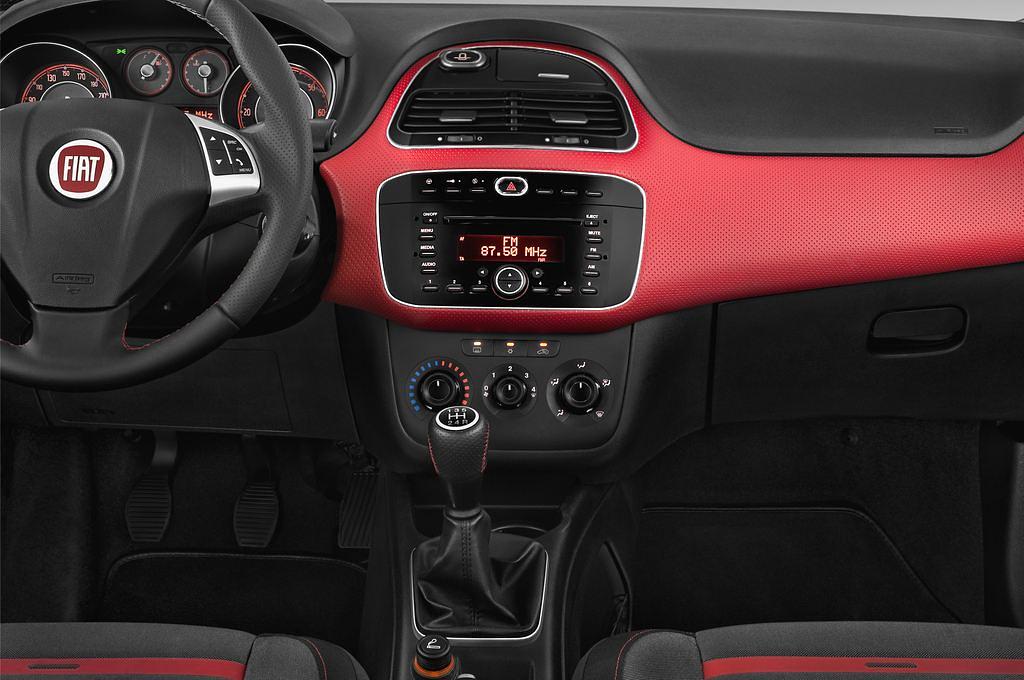 FIAT Punto Evo (Baujahr 2011) Dynamic 3 Türen Mittelkonsole