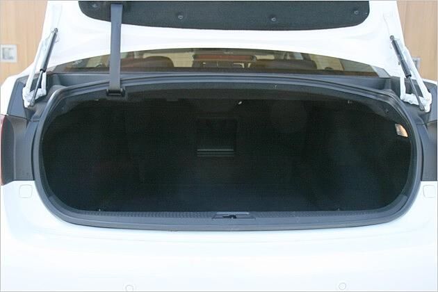 Der 430-Liter-Kofferraum hat eine recht enge Ladeöffnung