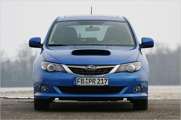 Bei den Scheinwerfern spricht Subaru vom "Falkenaugen-Design"