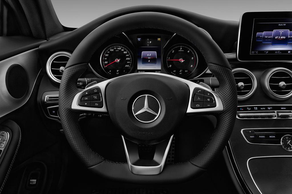 Mercedes C-Class (Baujahr 2017) AMG Line 2 Türen Lenkrad