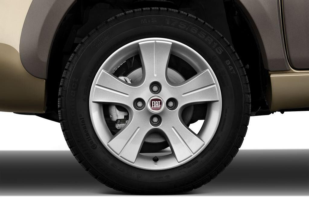 FIAT Panda (Baujahr 2010) Cross 5 Türen Reifen und Felge