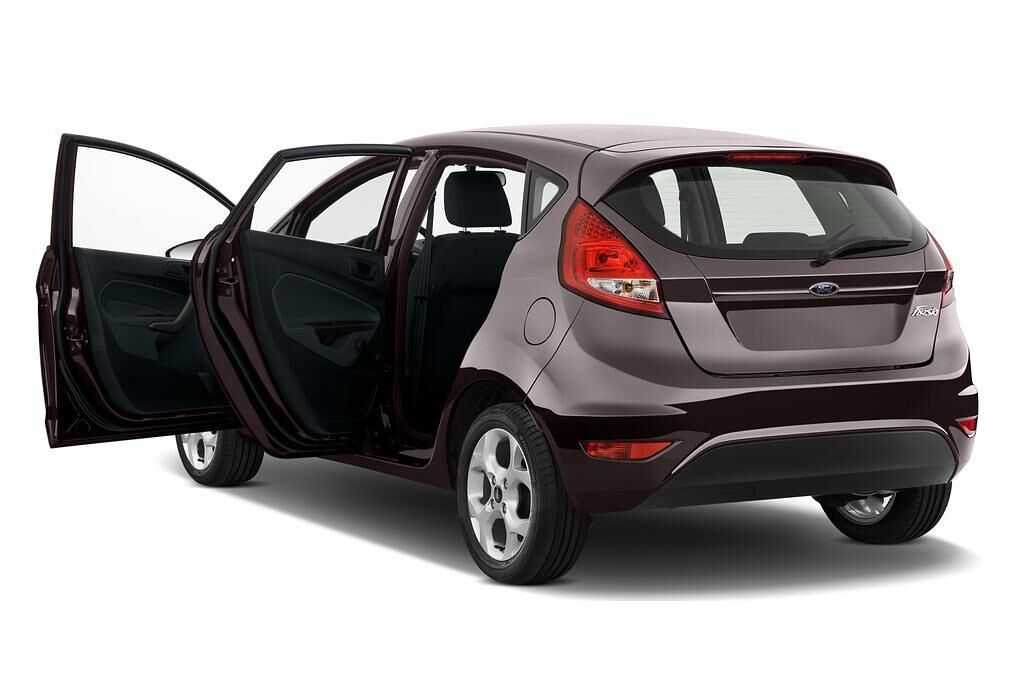 Ford Fiesta (Baujahr 2010) Titanium 5 Türen Tür geöffnet