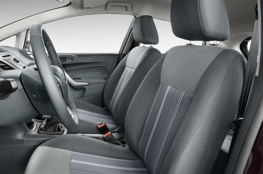 Ford Fiesta (Baujahr 2010) Titanium 5 Türen Vordersitze