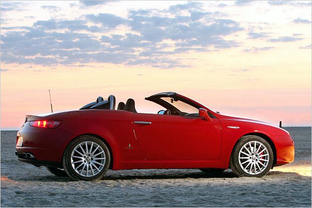 Das Design des Alfa Spider stammt aus dem Hause Pininfarina