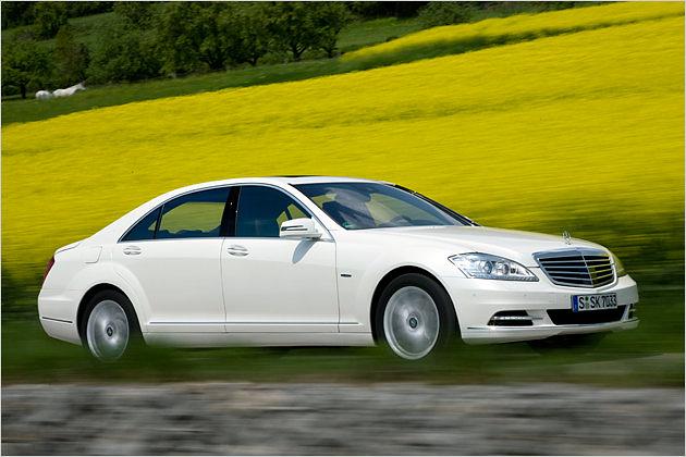 Kombiniert leisten Otto und E-Motor 299 PS