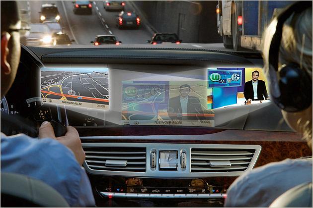 Splitview: Diese neue Technik ermöglicht dem Beifahrer, ein anderes Bild am gleichen Monitor zu sehen