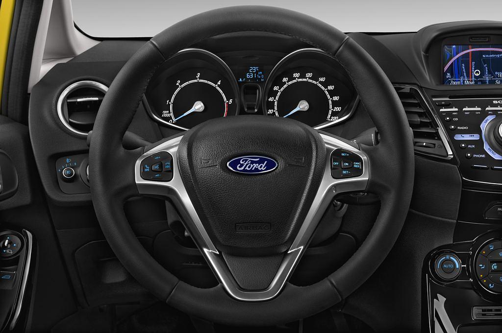 Ford Fiesta (Baujahr 2013) Titanium 5 Türen Lenkrad