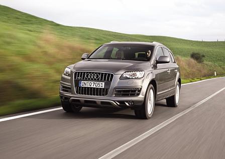 Der Audi Q7 ist der Dritte im Bunde, wird ebenso wie seine Brüder Touareg und Cayenne in Bratislava produziert