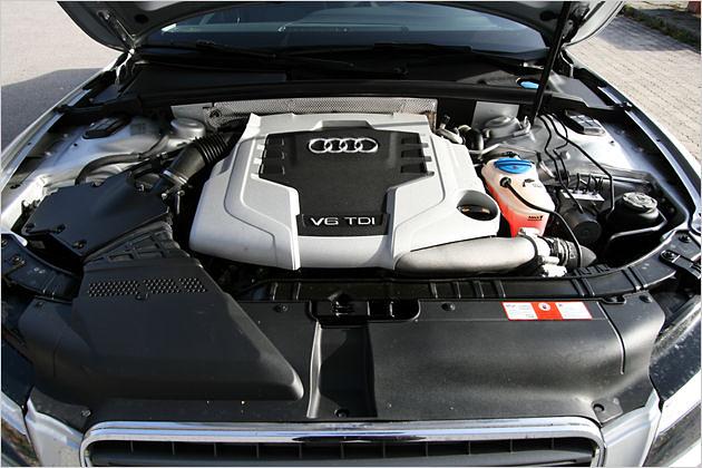 Der V6-Motor beschleunigt das Coupé in 7,9 Sekunden auf Tempo 100