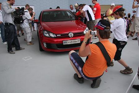 Reportage: 28. GTI-Treffen - Burnout am Wörthersee
