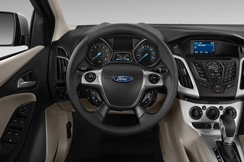 Ford Focus (Baujahr 2011) Trend 4 Türen Lenkrad
