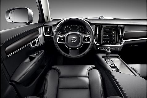 Das typische Cockpit der V90-Reihe