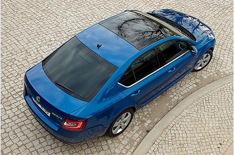 Das große Schiebedach gibt es optional