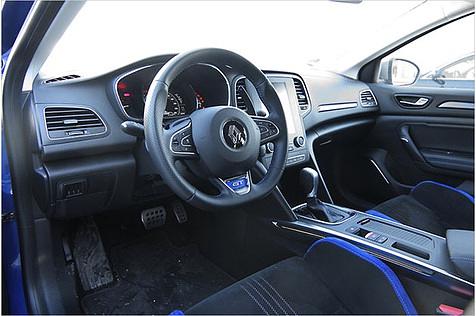 Im Innenraum fühlt man sich schnell wohl