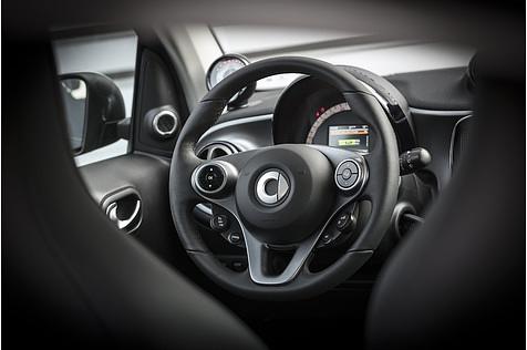 Das Cockpit des Smart Forfour Electric Drive