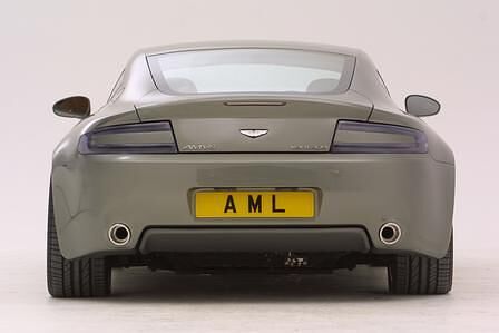 Aston Martin V12 Vanquish