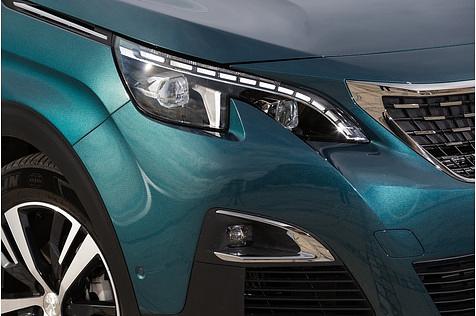Peugeot 5008 2.0 HDI - vorne gibt es LED-Licht nur gegen Aufpreis