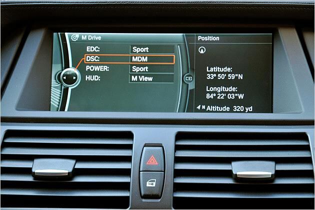 Mit dem "M"-Knopf am Lenkrad kann die Sporteinstellung für die Fahrassistenz-Systeme so abgerufen werden, wie sie hier eingestellt wird
