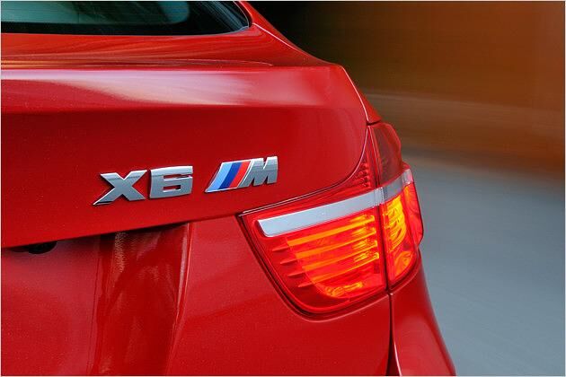 Wo das M-Zeichen drauf steht, muss Power drin sein. In diesem Fall 555 PS und 680 Newtonmeter