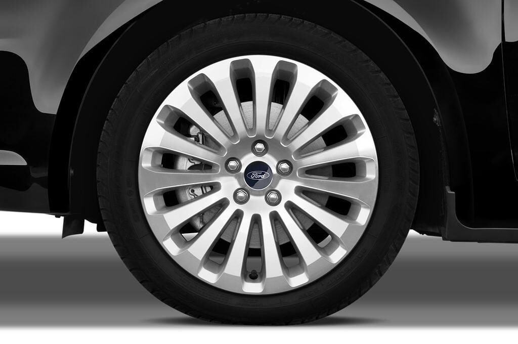 Ford C-Max (Baujahr 2010) Titanium 5 Türen Reifen und Felge