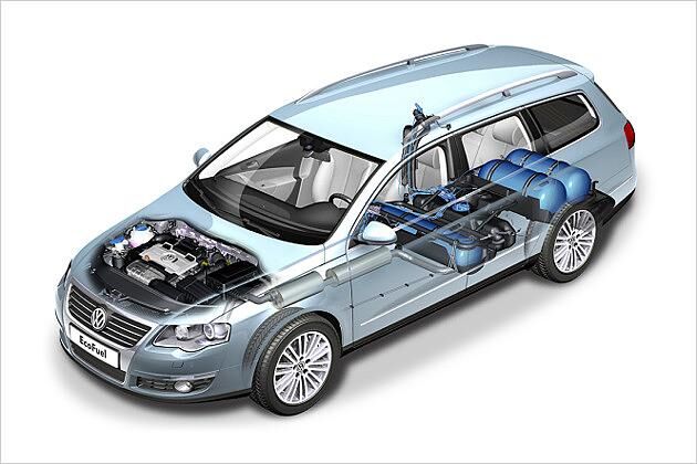 Der Benzintank wird auf 31 Liter verkleinert, außerdem hat der TSI EcoFuel drei Erdgastanks