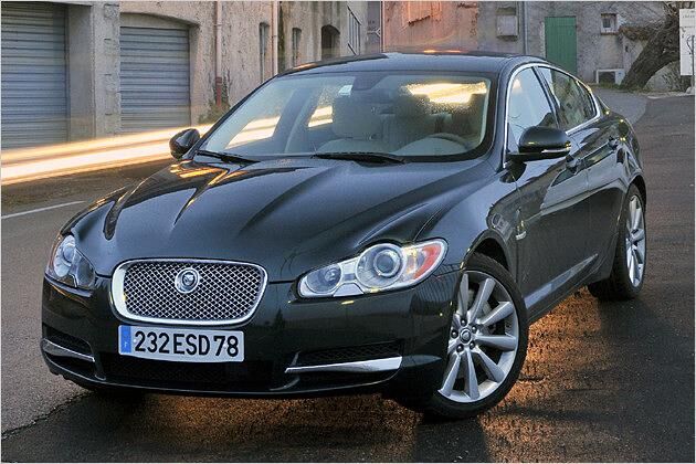 Von vorne unterscheidet sich der XF mit Dieselmotor nicht von den XF-Varianten ohne Kompressor