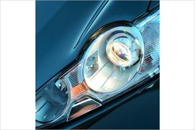 Bi-Xenon-Scheinwerfer gibt es nur im Paket für 1.400 Euro Aufpreis