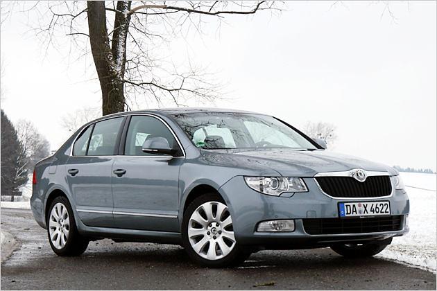 Ab 27.090 Euro zu haben: Der Skoda Superb mit 170-PS-Diesel