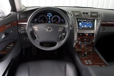 Lexus LS