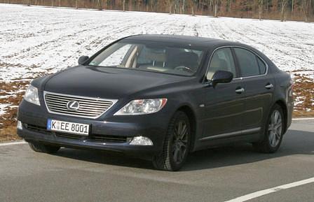 Praxistest: Lexus LS 460 AWD - Vierer mit Steuermann