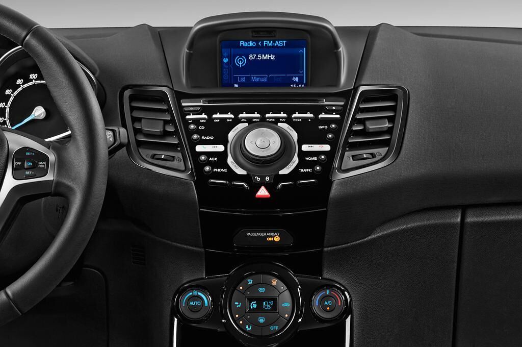 Ford Fiesta (Baujahr 2014) Sport 3 Türen Mittelkonsole