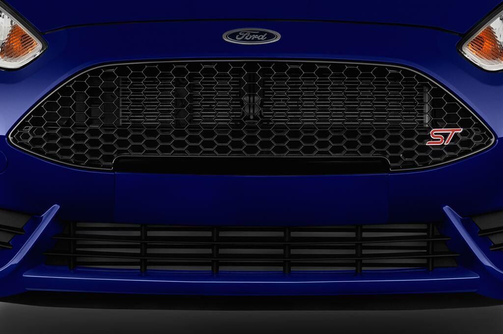 Ford Fiesta (Baujahr 2014) 1,6 Ecoboost St 3 Türen Kühlergrill und Scheinwerfer