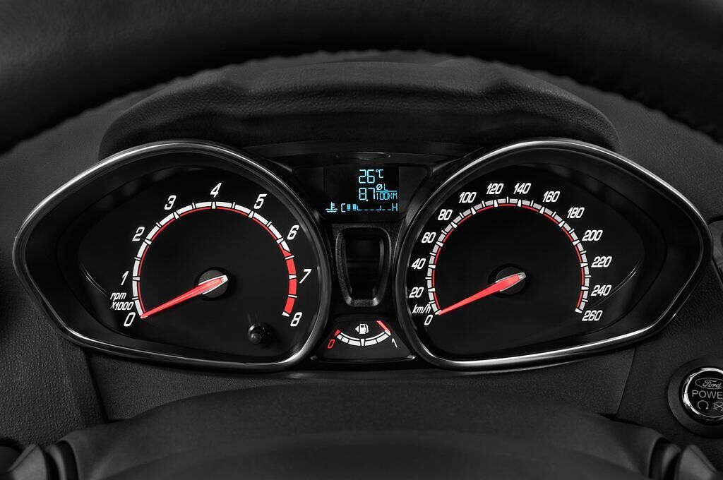 Ford Fiesta (Baujahr 2014) 1,6 Ecoboost St 3 Türen Tacho und Fahrerinstrumente