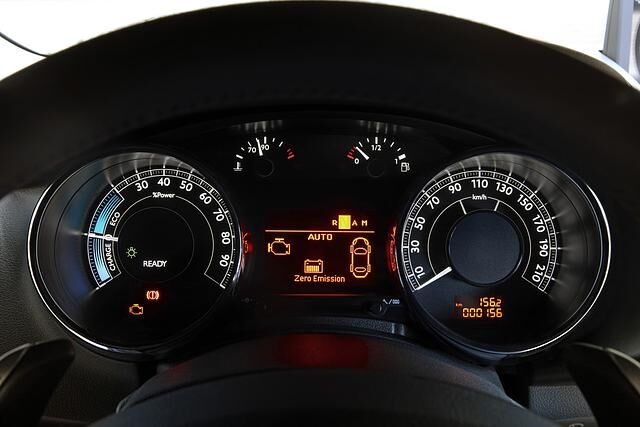 Mit reinem Gewissen sparsam ins Gelände: Peugeot 3008 Hybrid4, Foto: Peugeot