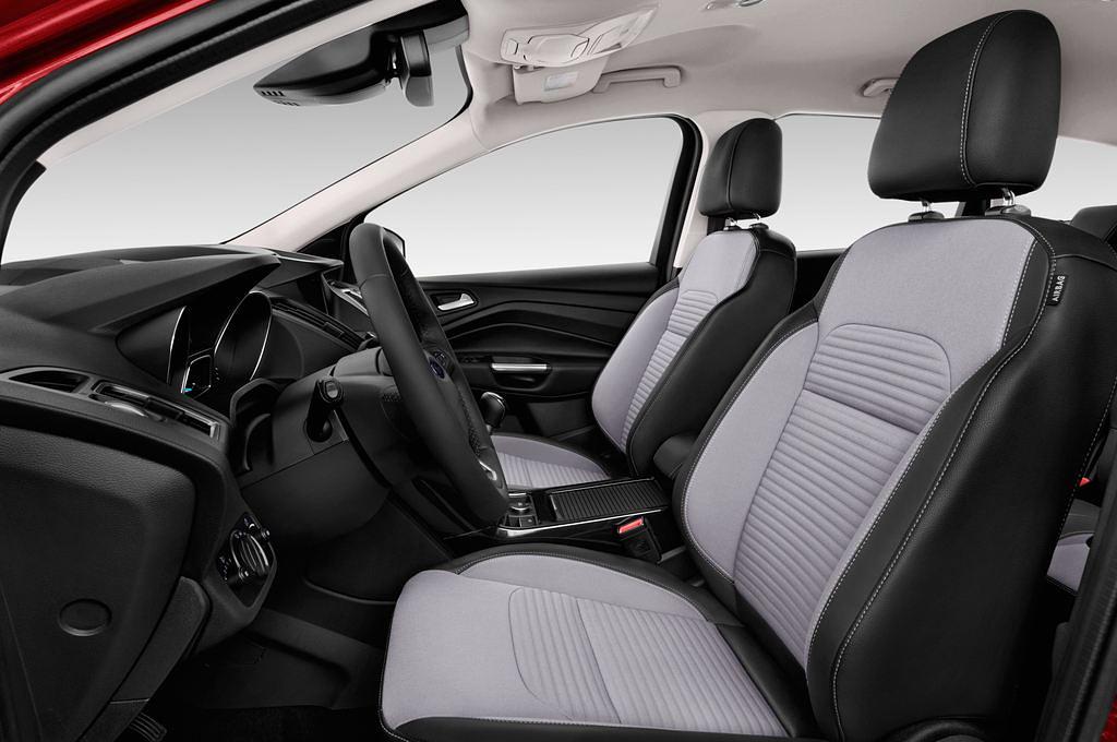 Ford Kuga (Baujahr 2017) Titanium 5 Türen Vordersitze