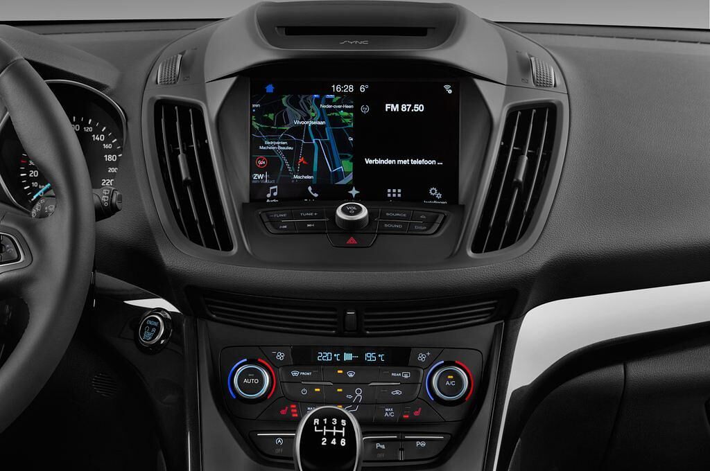 Ford Kuga (Baujahr 2017) Titanium 5 Türen Mittelkonsole