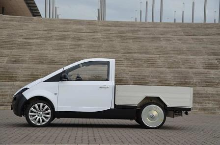 Es ist 4,13 Meter lang,...