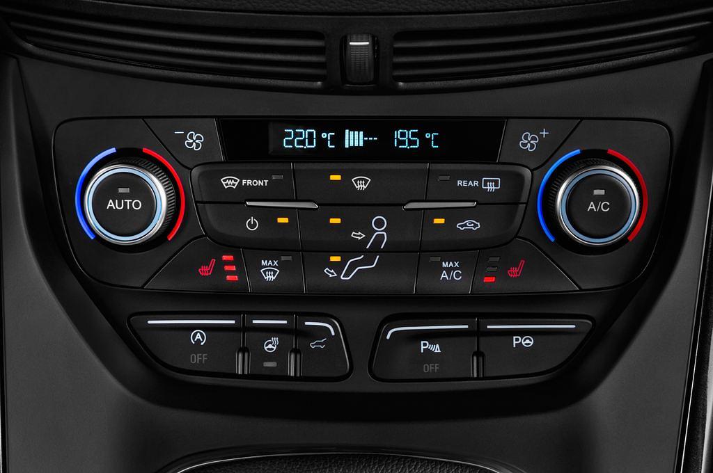 Ford Kuga (Baujahr 2017) Titanium 5 Türen Temperatur und Klimaanlage