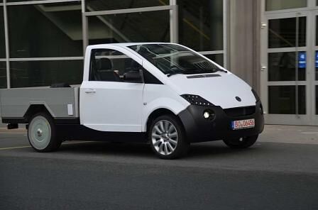 Während der Fahrt wirkt seine harte Federung noch äußerst unkomfortabel.