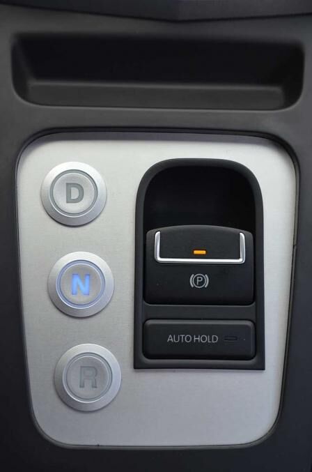 Opel unterstützt die Hochschule mit Bauteilen.